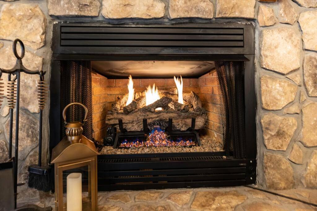 Mtn Cabin Sleeps 10 - 5 Mins To Fishing & Camping Ellijay Esterno foto