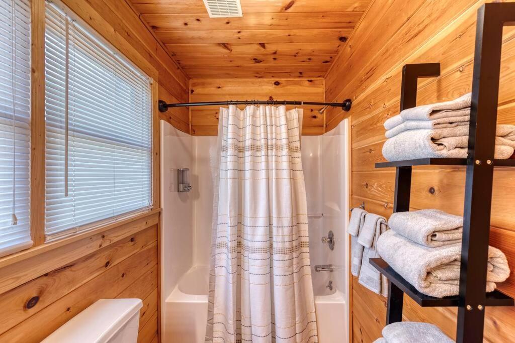 Mtn Cabin Sleeps 10 - 5 Mins To Fishing & Camping Ellijay Esterno foto