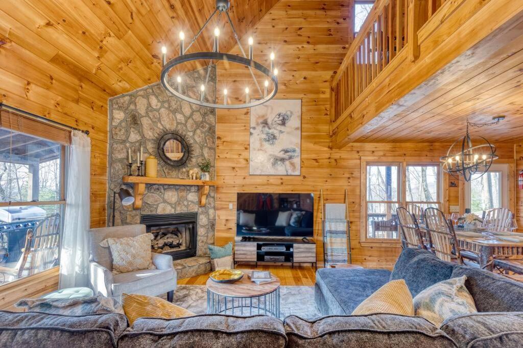 Mtn Cabin Sleeps 10 - 5 Mins To Fishing & Camping Ellijay Esterno foto