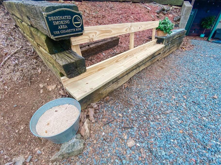 Mtn Cabin Sleeps 10 - 5 Mins To Fishing & Camping Ellijay Esterno foto