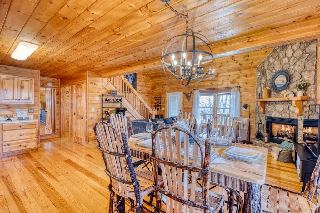Mtn Cabin Sleeps 10 - 5 Mins To Fishing & Camping Ellijay Esterno foto